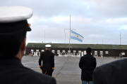 La Armada Argentina homenajeó a Manuel Belgrano y entregó espadas a suboficiales ascendidos