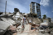 Venezuela vive horas dramáticas mientras miles buscan a sus familiares