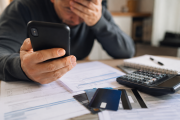 Fueguinos, atrapados en el círculo de las deudas digitales