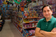 Menos ventas, más tarjetas y una competencia online que crece