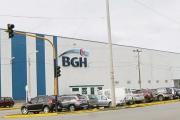 BGH desvinculó a 24 operarios en Río Grande