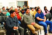 Buscó mostrar fuerza con la crisis educativa y terminó ante una sala casi vacía
