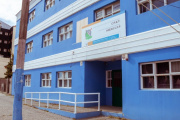 Padres del CPET reclamaron tras un mes sin clases y exigieron una fecha de regreso