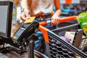 Supermercados llevan siete meses en caída y el crédito sostiene el changuito