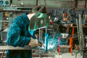 La economía no logra reaccionar cayó 1,7% y la industria, el comercio y la construcción volvieron a retroceder
