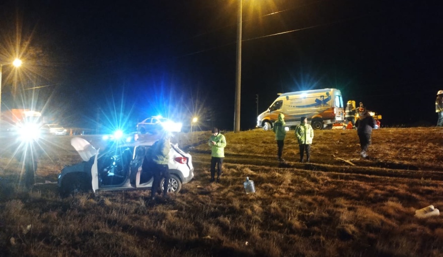 Despiste y vuelco en la ruta 3 con cuatro personas trasladadas al ...