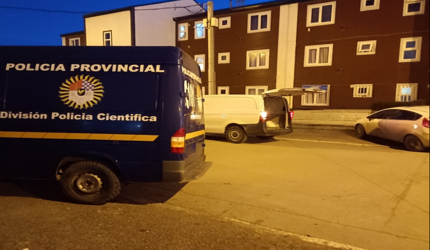 Allanaron la casa de la pareja del fallecido y detuvieron preventivamente a su hermano