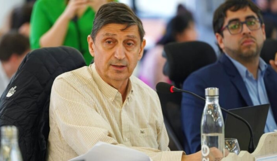 Tavarone habló tras la agresión a un integrante de su equipo y advirtió por un clima de violencia política