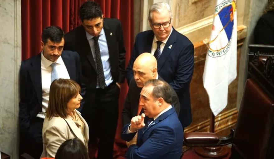 La Libertad Avanza vacía el Senado y frustra la sesión: sin quórum, cae el debate y Adorni gana