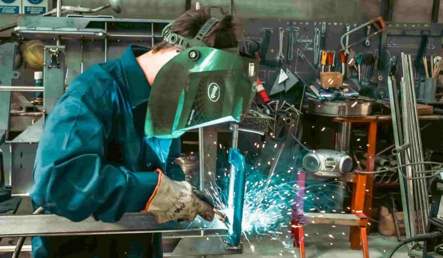 La economía no logra reaccionar cayó 1,7% y la industria, el comercio y la construcción volvieron a retroceder